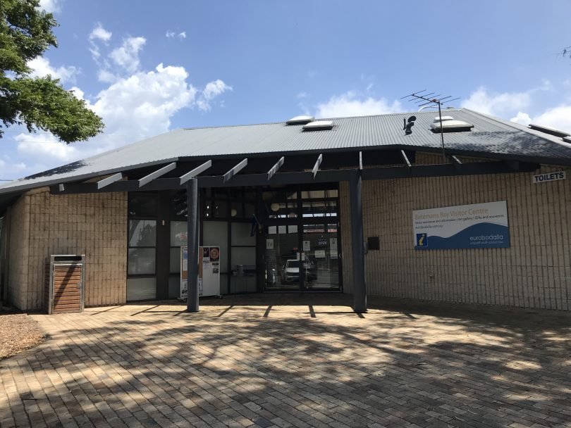Exterior of Batemans Bay Visitor Information Centre