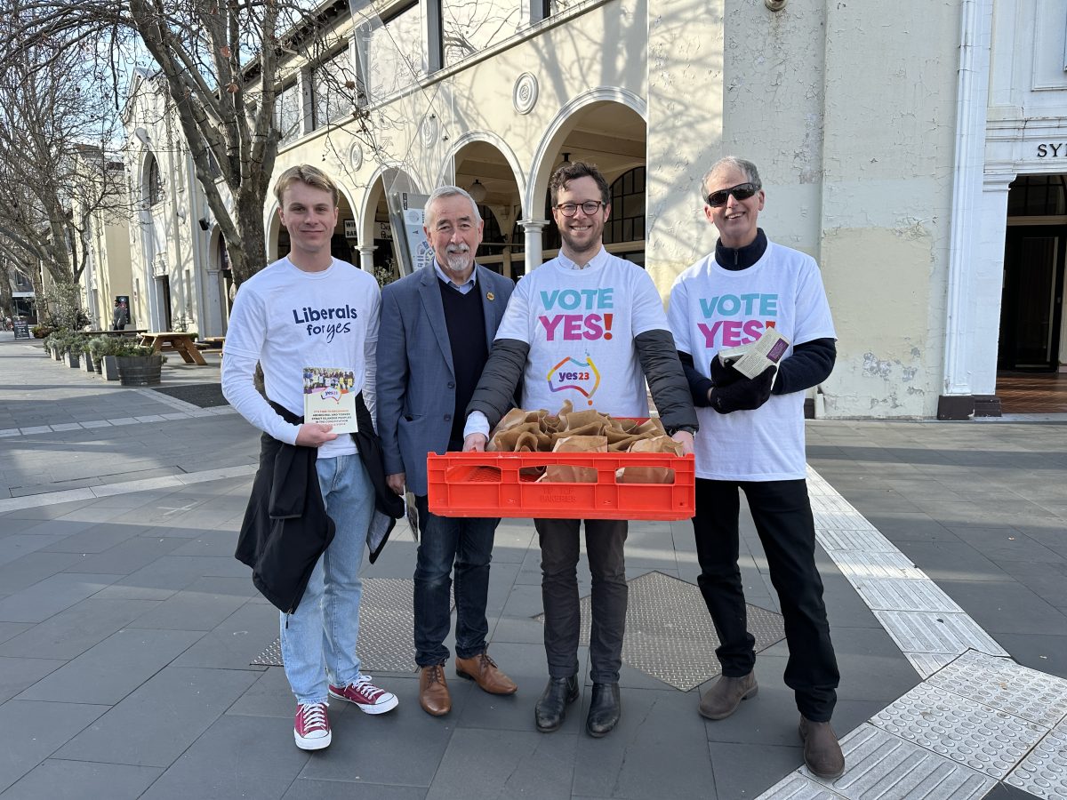 Gary Humphries (second from left) and three Yes vote supporters