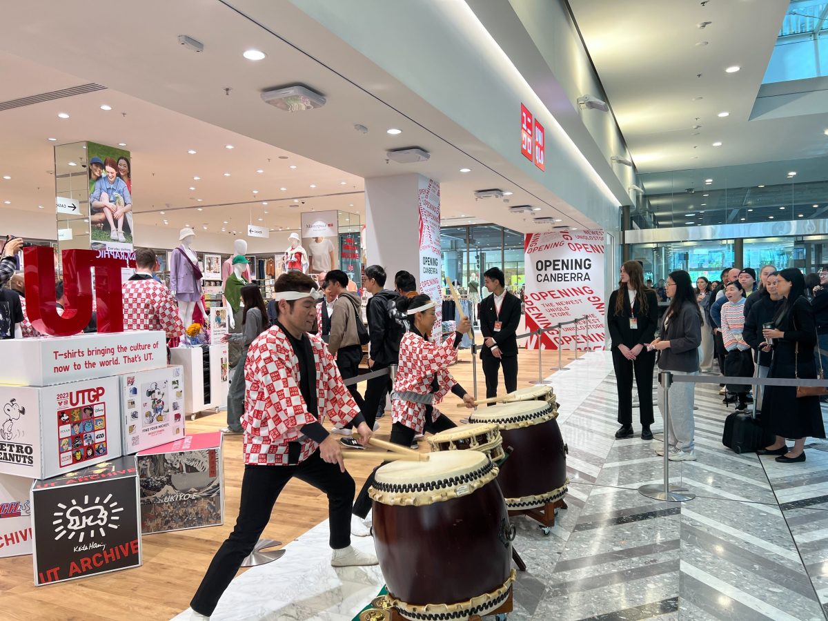 japanese drumming at uniqlo opening day