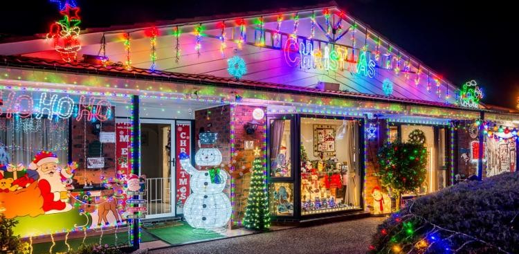 Christmas light display