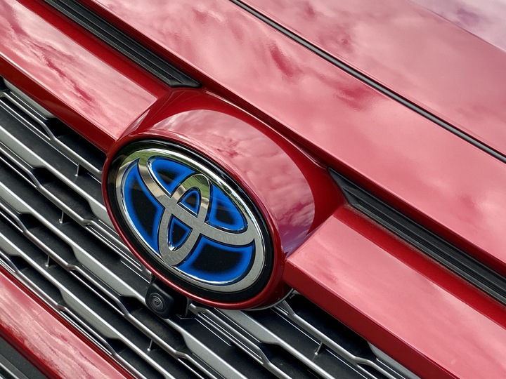 Toyota emblem