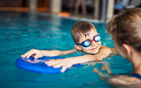 堪培拉游泳课程需求激增，多地紧缺有资质的游泳教练