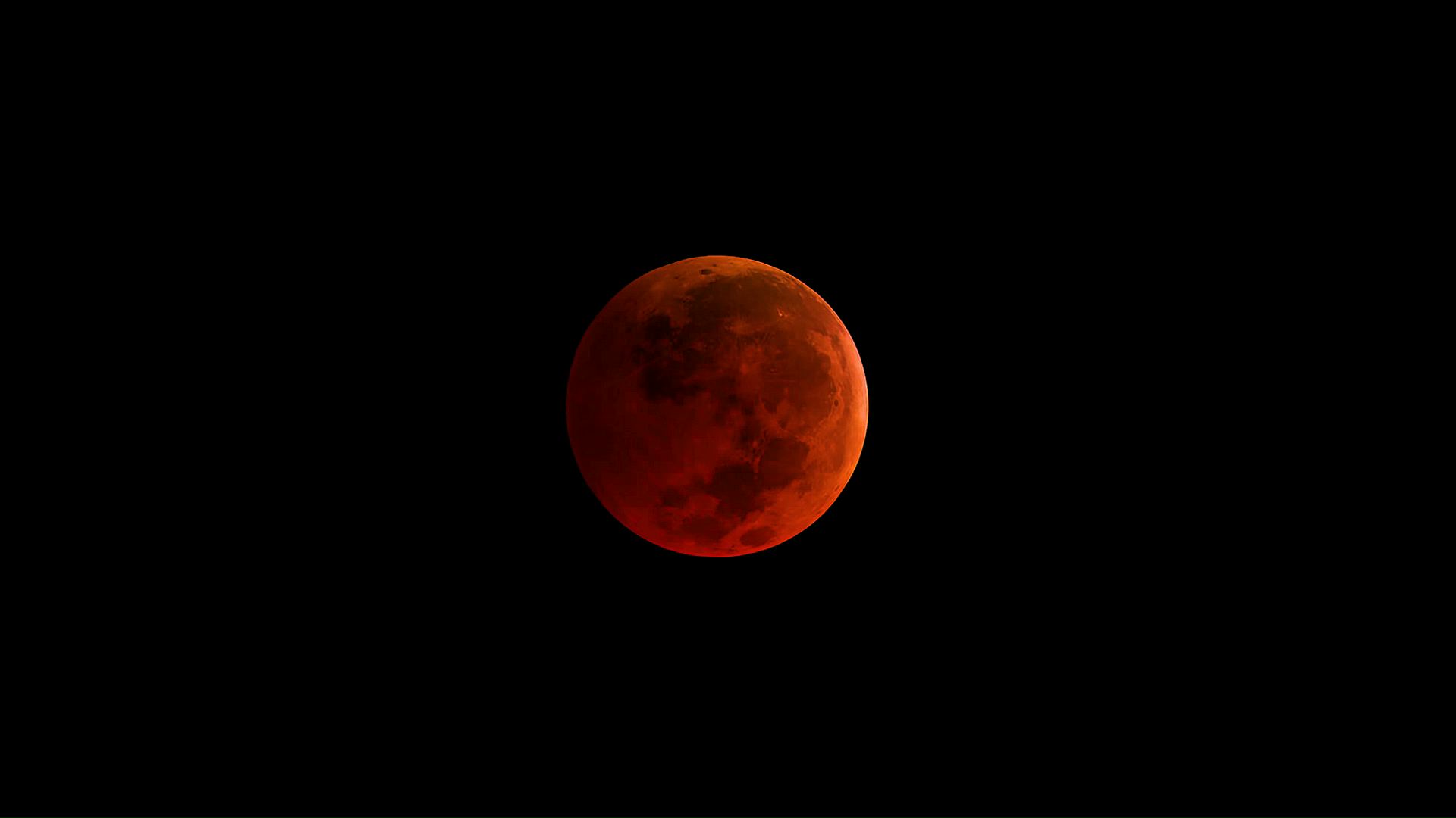 本周五晚，堪培拉的夜空将再度升起“血月”
