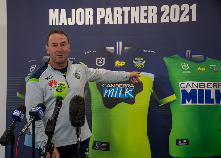 决赛在即，华为之后，堪培拉牛奶Canberra Milk成为奇袭者橄榄球队Raiders在2021年NRL赛季主要赞助商！