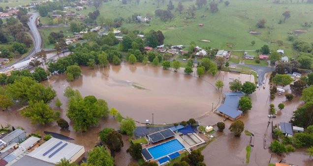 周末暴雨致洪水横扫新州南部，沿海地区发布危险警告！