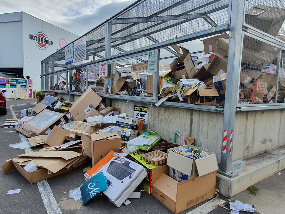 堪培拉社区垃圾乱象：违规且危险的垃圾倾倒，震惊了Gungahlin废品回收中心