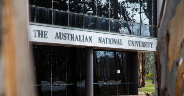 社会科学、医学研究、人文和艺术是澳国立国家研究所拨款的最大来源