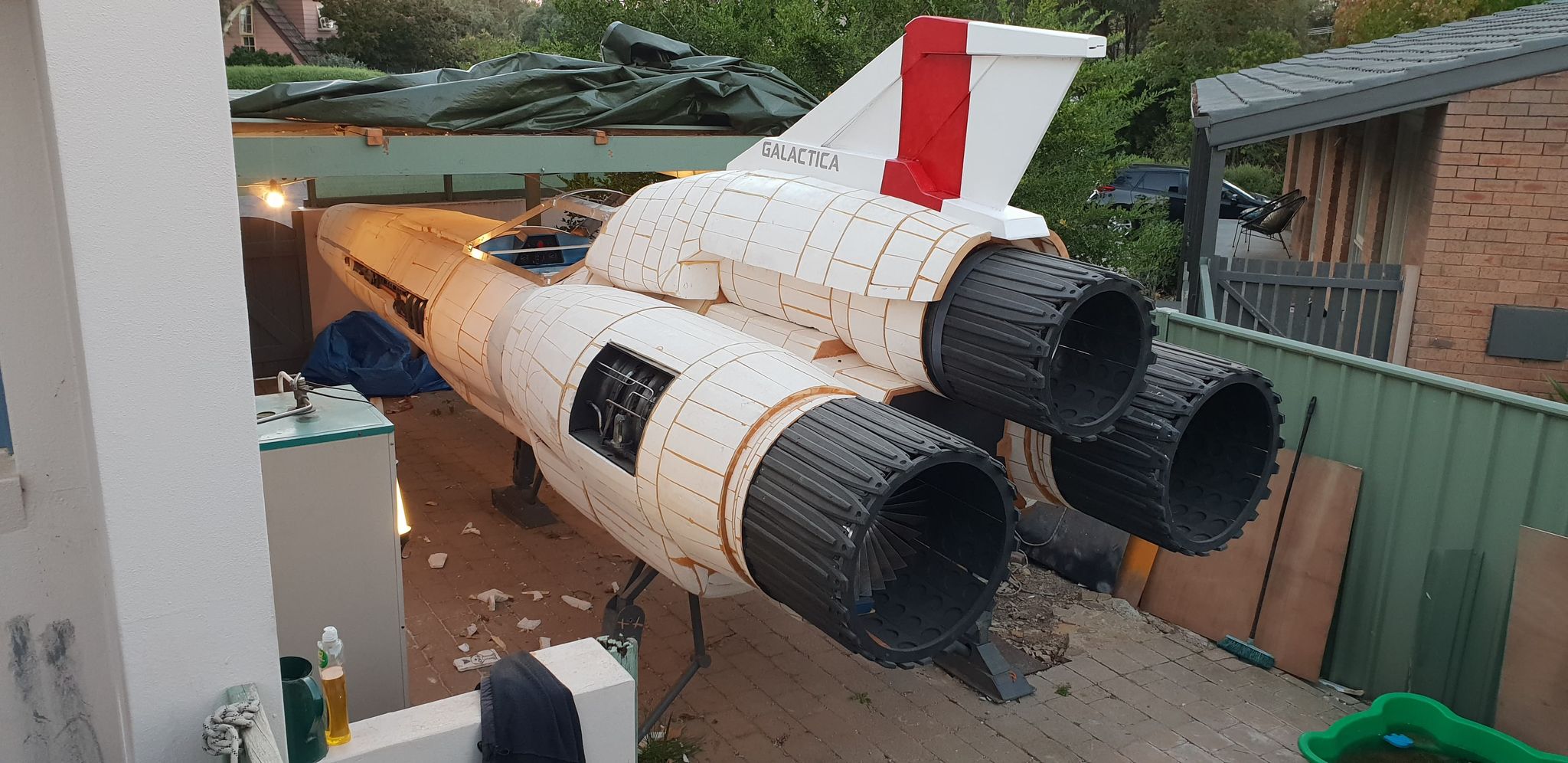 在后院建造宇宙飞船，堪培拉这名“52岁的书呆子”实现儿时科幻梦