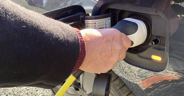电动车或将征收道路使用费
