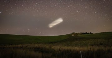 堪培拉天文摄影师拍摄到“不明白色物体”，不过他“99.99%”确定这不是UFO