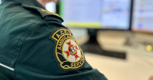 警方正在调查Tharwa轻型飞机坠机事件