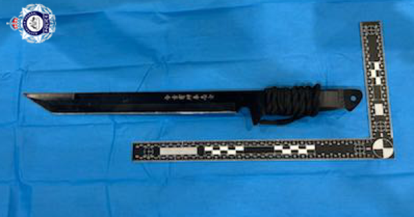 警方在Erindale搜查汽车时发现爆炸物、武器和毒品