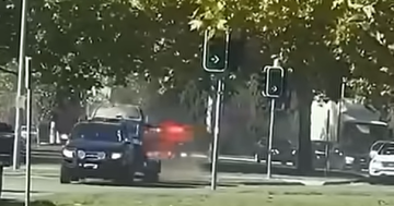 危险驾驶者飙车逃避追捕，无人受伤“令人震惊”