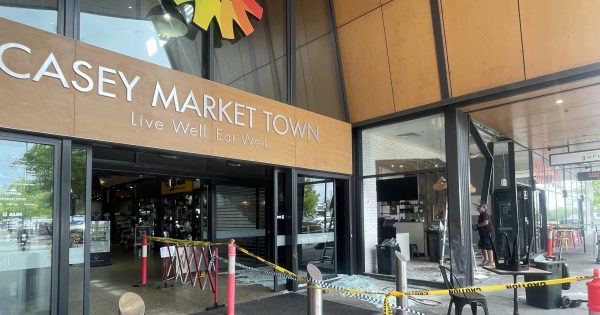 堪培拉Casey这家咖啡店遭冲撞袭击，警方正在调查