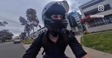 视频：男子涉嫌在社交媒体发布危险驾驶视频被逮捕