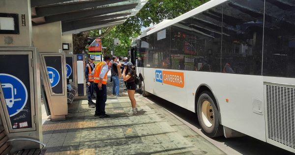 堪培拉第一学期公交时刻表更新，新增四条专属校车线路