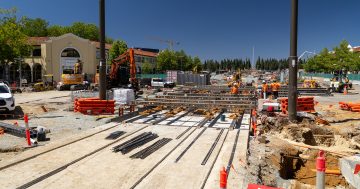 视频：通往联邦公园的1.7公里轻轨延伸段首条轨道铺设完成