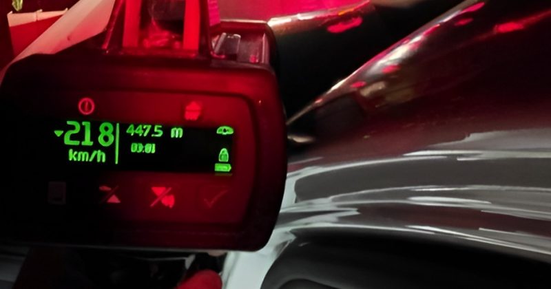 新州男子涉嫌以218公里/时速度行驶，自2009年以来无有效驾照