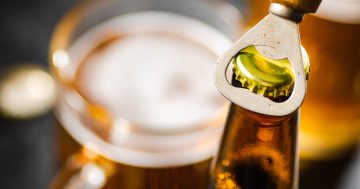 酒精饮品配送限制措施是否过于严格？调查报告引发首都领地酒水配送法案争议